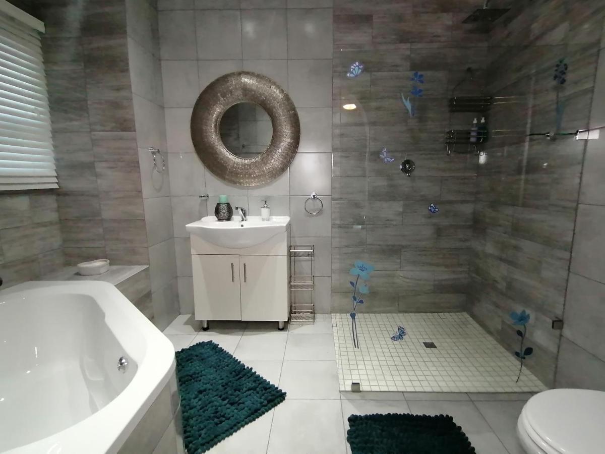 Roxy'S Rest Guest House Vanderbijlpark Kültér fotó