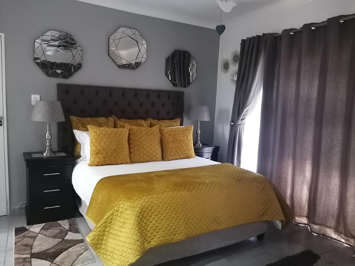 Roxy'S Rest Guest House Vanderbijlpark Kültér fotó