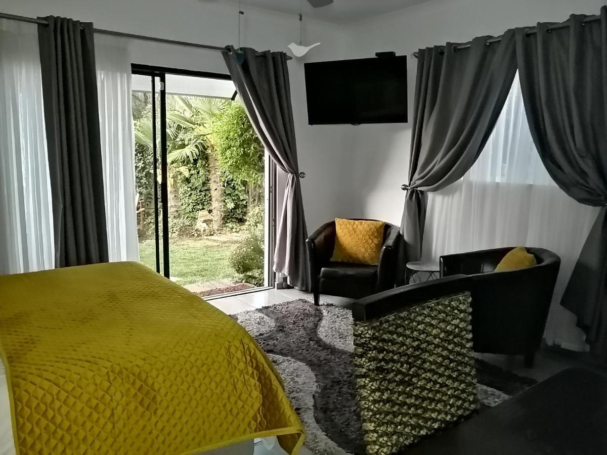 Roxy'S Rest Guest House Vanderbijlpark Kültér fotó