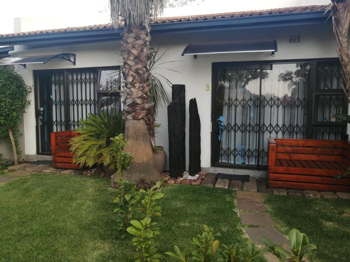 Roxy'S Rest Guest House Vanderbijlpark Kültér fotó