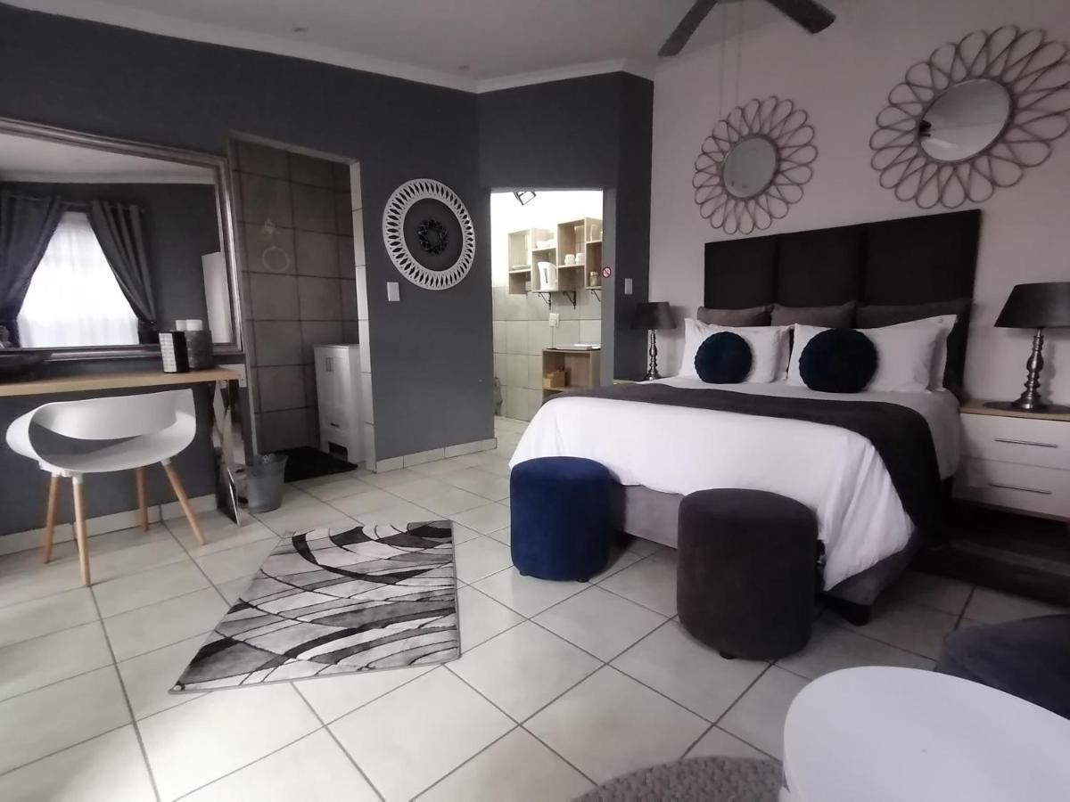 Roxy'S Rest Guest House Vanderbijlpark Kültér fotó