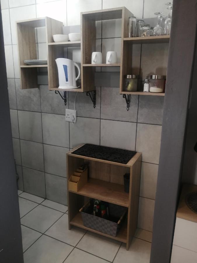 Roxy'S Rest Guest House Vanderbijlpark Kültér fotó